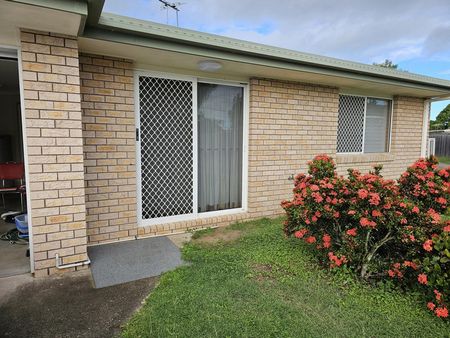 2 Bedroom Unit for Rent North Mackay - Photo 4