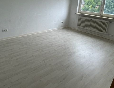 Schöne 3 Zimmer-Wohnung mit Einbauküche und Balkon in Citynähe! - Foto 1