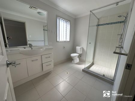 Large Corner Block Property - Five Bedroom home with Air-conditioning in Wellington Point! NB: RENT INCREASING TO $ 900 PER WEEK ON 11/11/2026 - Photo 4