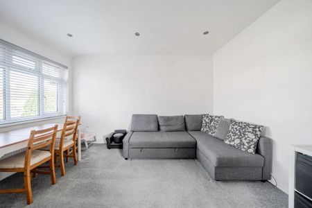 2 bedroom maisonette to rent - Photo 4