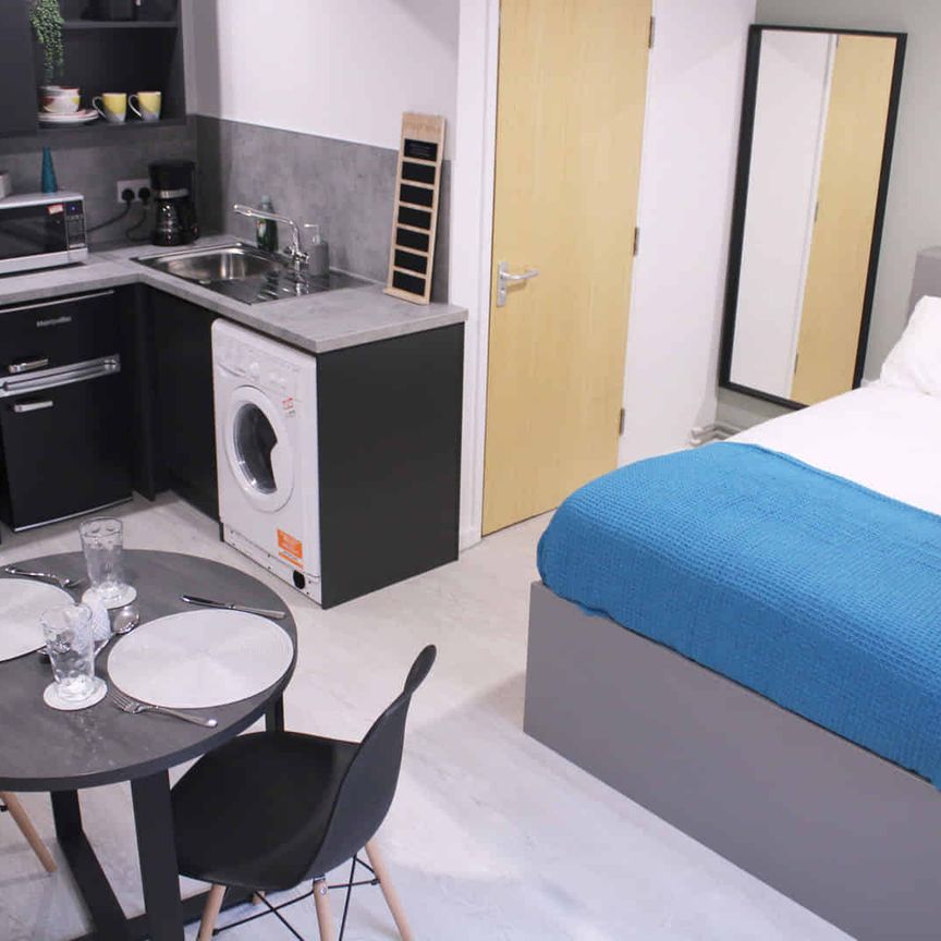 Four Bed Apartment (Shared) - Photo 1