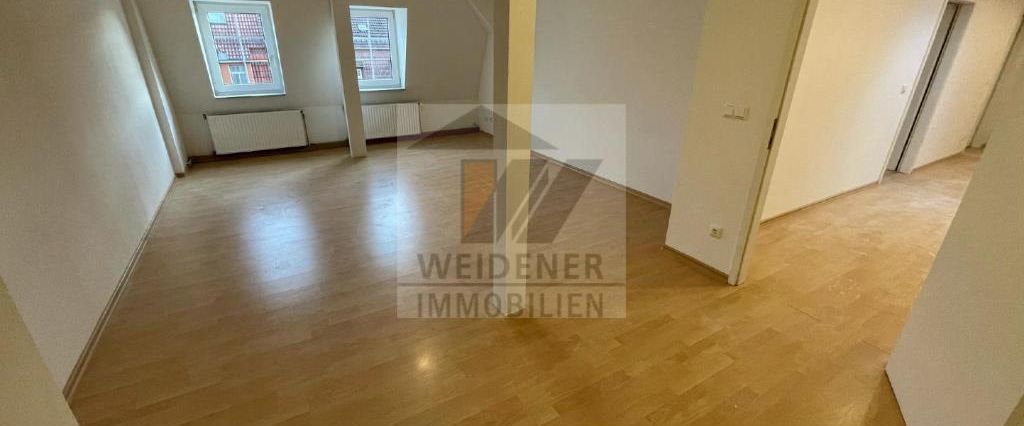 **Ihr neues Zuhause wartet: 4-Raum-Wohnung mit Komfort-Badezimmer und großzügigem Wohnambiente!** - Foto 1