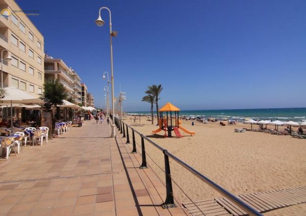 Nice south facing apartment 100 meters from the beaches