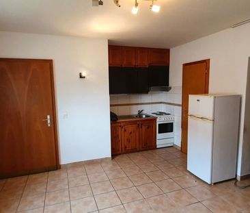 2 rooms on the ground floor in a residential area with parking space - Photo 4