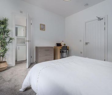 1 bedroom in a house share to rent - Photo 5