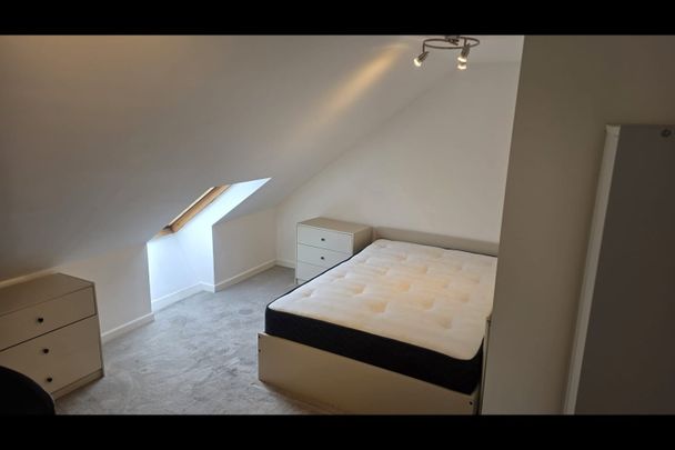 Room in a Shared House, Palmers Road, N11 - Photo 1