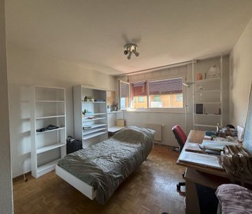 Bel appartement de 2.5 pièces au 4ème étage complètement rénové - Photo 1