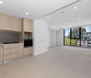 Luxury Apartment with Effortless Convenience - Photo 1