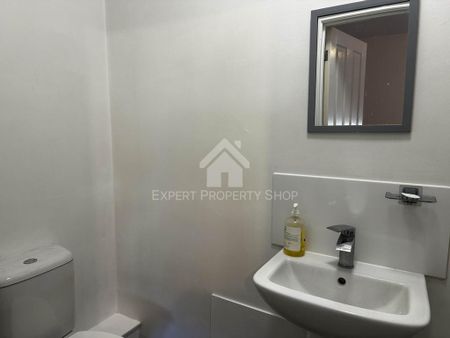 1 bedroom in a house share to rent - Photo 5