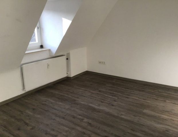 Schöne, renovierte DG-Wohnung in Eichholz - Foto 1