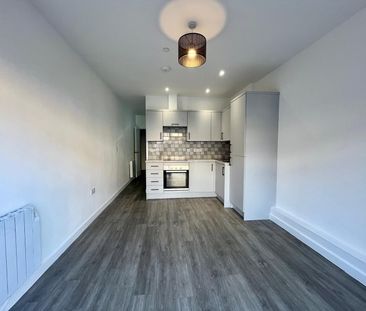 Cowbridge Road East, Cardiff, Canton - Photo 1