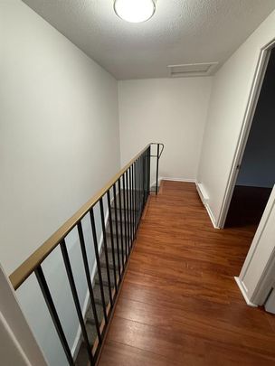 For Lease - 13 Banner Road Unit# L, South of Baseline to Knoxdale, Ontario - Photo 1