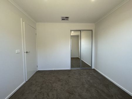 BRAND NEW THREE BEDROOM HOME - LOW MAINTENANCE! - Photo 3