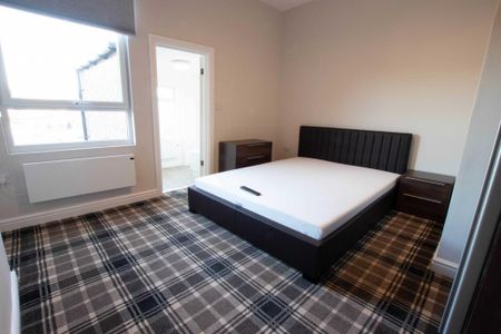 3 bedroom semi-detached house to rent - Photo 3