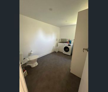 5B Banksiadale Close, Elanora, Qld 4221 - Photo 5