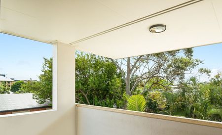 Top-Floor Retreat with Sweeping views of City & Story Bridge! - Photo 2