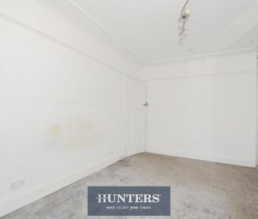 4 bedroom semi-detached house to rent - Photo 4