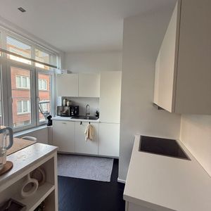 Appartement te huur in Jette voor € 1.000 met 1 slaapkamer - Photo 3