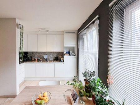 Recent appartement nabij het centrum van Beveren - Photo 3