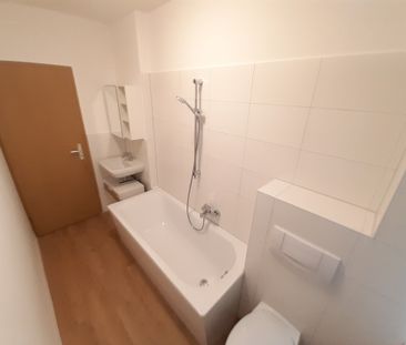 Super schöne renovierte, möblierte Wohnung mit neuer Einbauküche - Photo 5