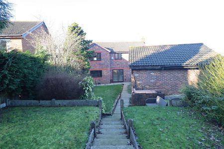 4 bedroom detached house to rent - Photo 2