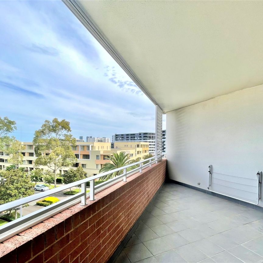 504/1 Stromboli Strait, Wentworth Point - Photo 1