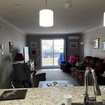 Faubourg 4 1/2 * LOUÉ et NON DISPONIBLE * - Photo 3