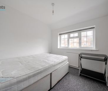 4 bedroom semi-detached house to rent - Photo 6