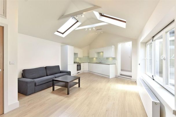 3 Bed Bungalow, Latchmere Road, SW11 - Photo 1