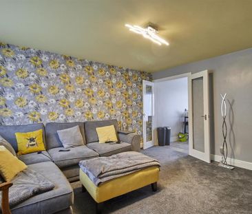 2 bedroom end of terrace house to rent - Photo 1