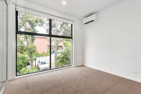 Unit 3/15 Kireep Road, Balwyn. - Photo 3