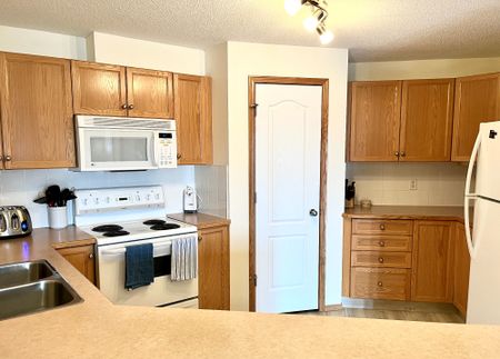 224, 260 Duston Street, Red Deer - Photo 4