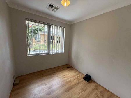 Low Maintenance, Modern Living - Photo 4