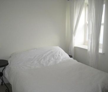 4 bedroom semi-detached house to rent - Photo 4