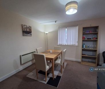 2 bedroom flat to rent - Photo 3