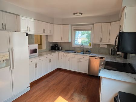 For Lease - 6063 Farmstead Lane, Mississauga, Ontario - Photo 5