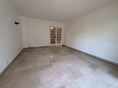Location Appartement JUAN LES PINS - Photo 2