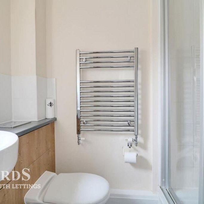 3 bedroom end of terrace house to rent - Photo 1