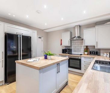 6 bedroom house to rent - Photo 1