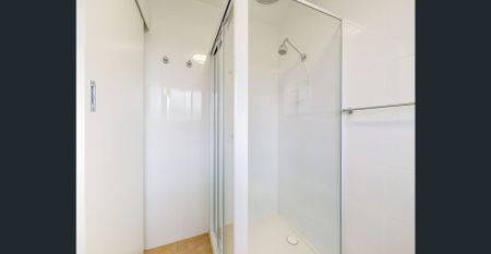 SPACIOUS ONE BEDROOM VILLA - Photo 3