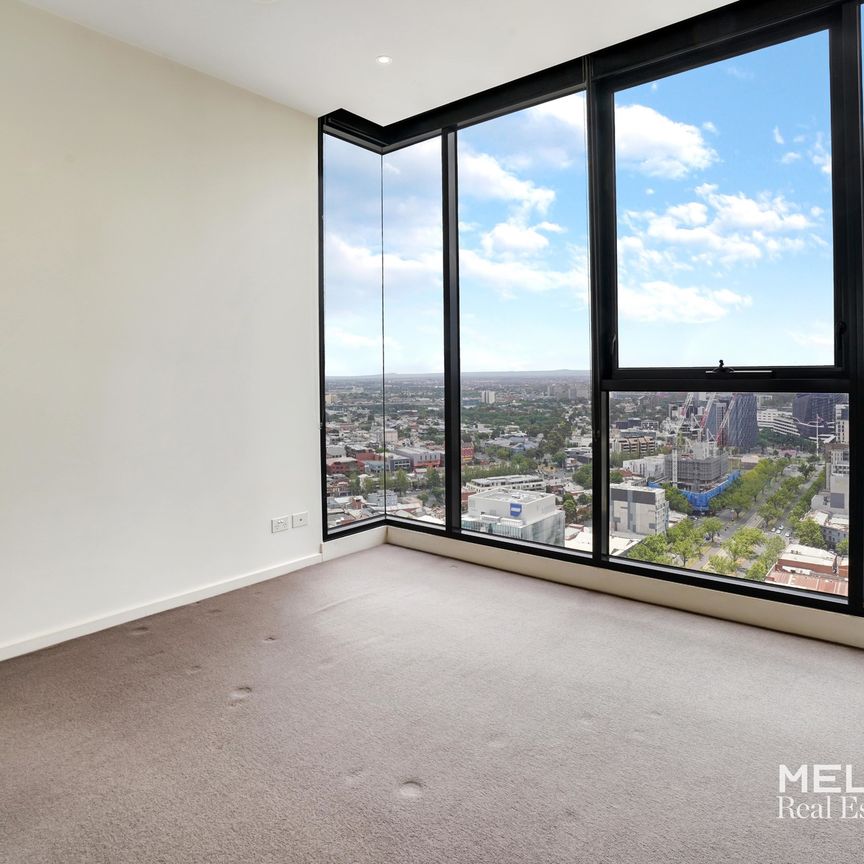 CENTRAL LOCATION WITH FANTASTIC VIEWS - UNFURNISHED - Photo 1