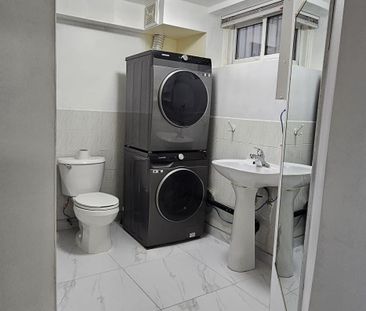 For Lease - 382 Pinemeadow Avenue, Mississauga, Ontario - Photo 2