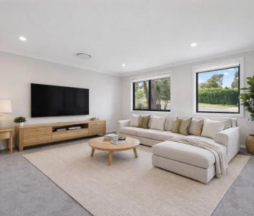 Brand New Family Home with Premium Finishes, Spacious Living & Idea... - Photo 2