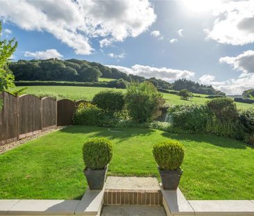 4 bedroom semi-detached house to rent - Photo 2