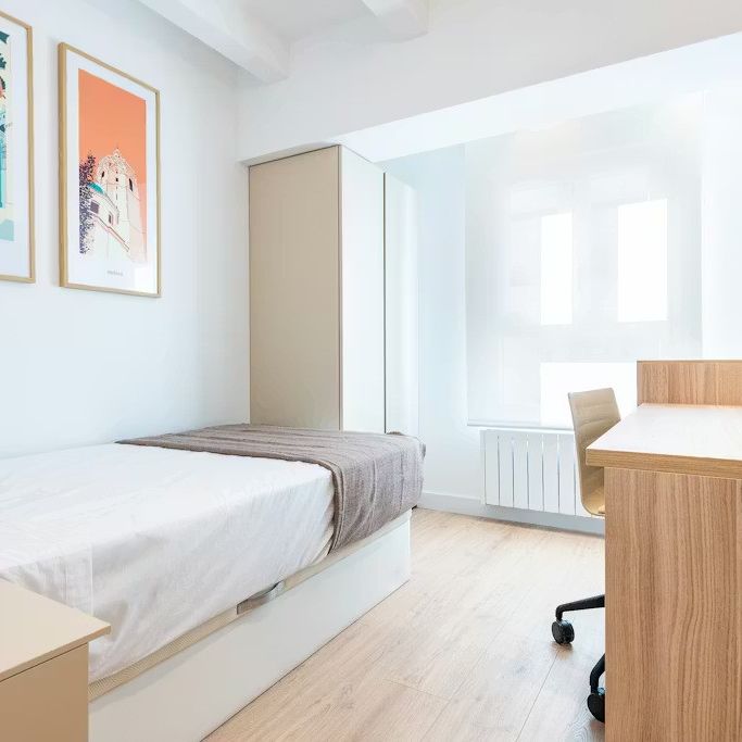 Carrer dels Sants Just i Pastor, Valencia, Valencian Community 46021 - Photo 1