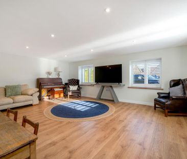 4 bedroom detached house to rent - Photo 2