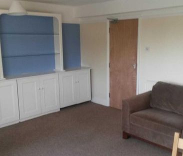 3 bedroom maisonette to rent - Photo 2
