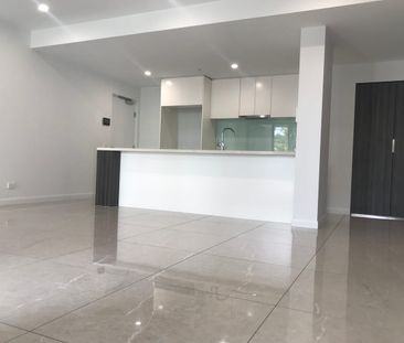 2 bedroom unit with park view - Photo 2