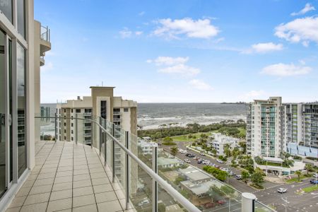 Luxurious Multi-Level Penthouse with Private Rooftop Jacuzzi & Panoramic Views - Photo 2