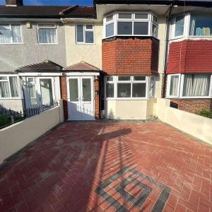 Whitefoot Lane, Bromley, BR1 - Photo 2